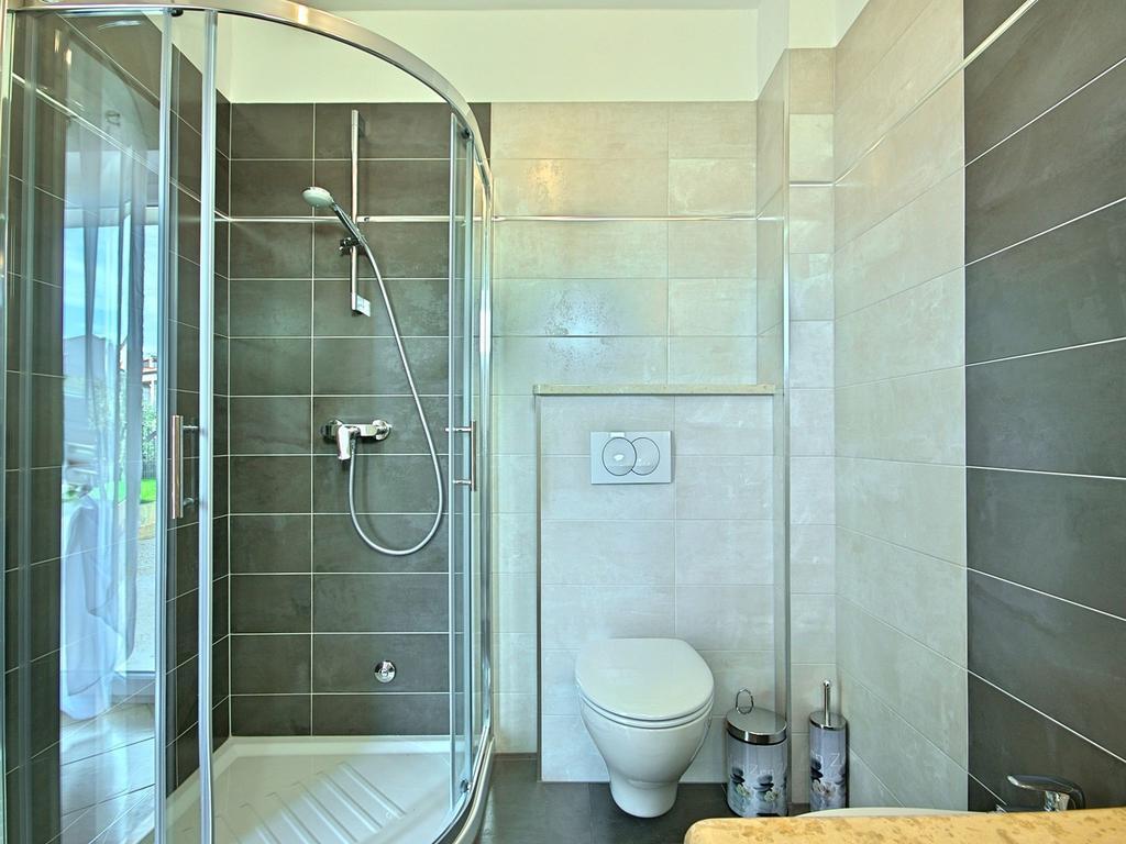 Charming Beachfront Holiday Home In Poreč Buitenkant foto